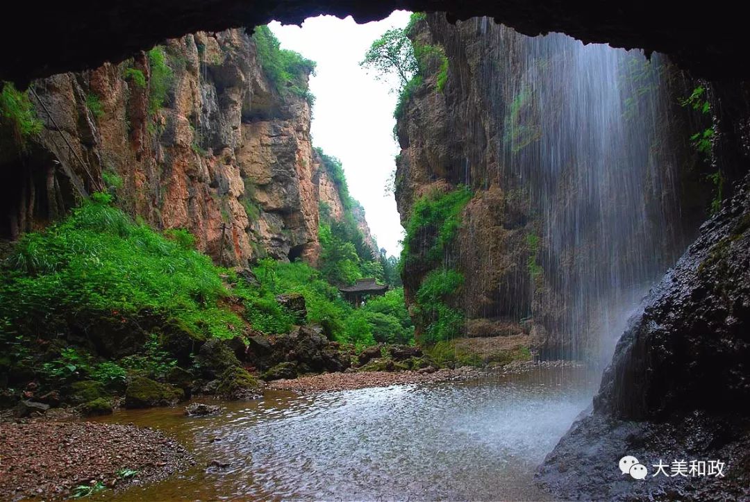 绿色和政春深夏浅风光好山美花浓待君来