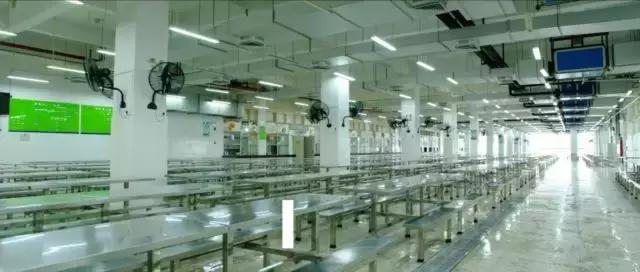 我在西乡中学，等一个人！