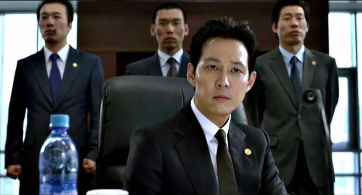 无间道谁和梁朝伟互换的身份,无间道三部曲梁朝伟