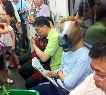 你们城市的地铁还差一点骚味