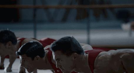 男想要身材好要练什么部位,男人扁平胸练胸肌都有哪些动作