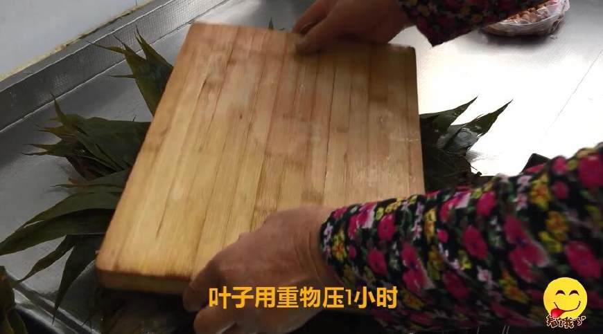 糯米粽子要不要泡,粽子糯米不要白色