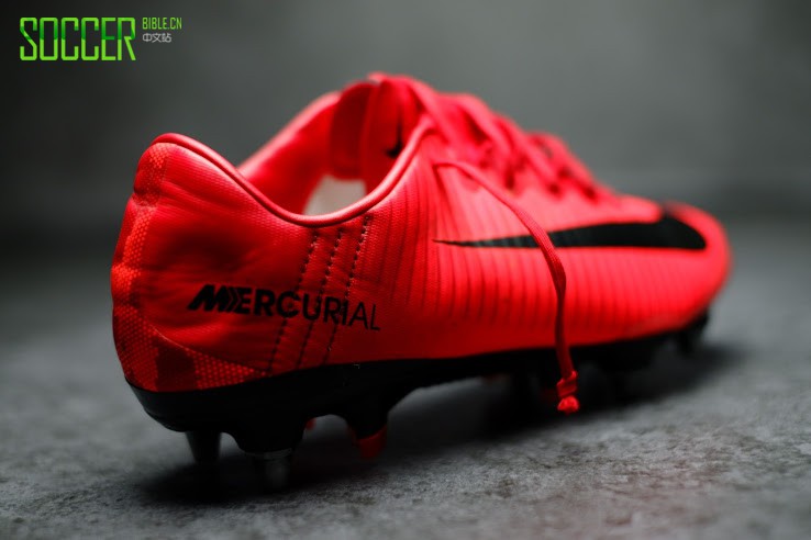 不需要再在后跟上打洞了！近距离观察库蒂尼奥独特的皮版刺客11足球鞋