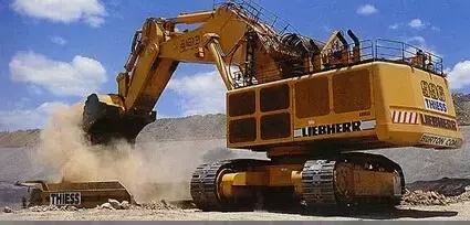 目前世界上最大的小型挖掘机,世界上最小900斤挖掘机