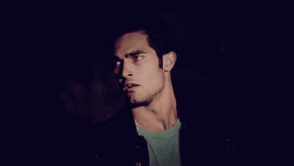 在我们这，漏发公司朋友圈不但扣300，还要写检查