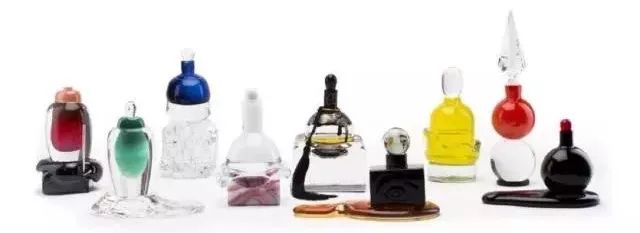 女人身上的香水味是什么很好闻 (你身上有他的香水味但没有我的贵)