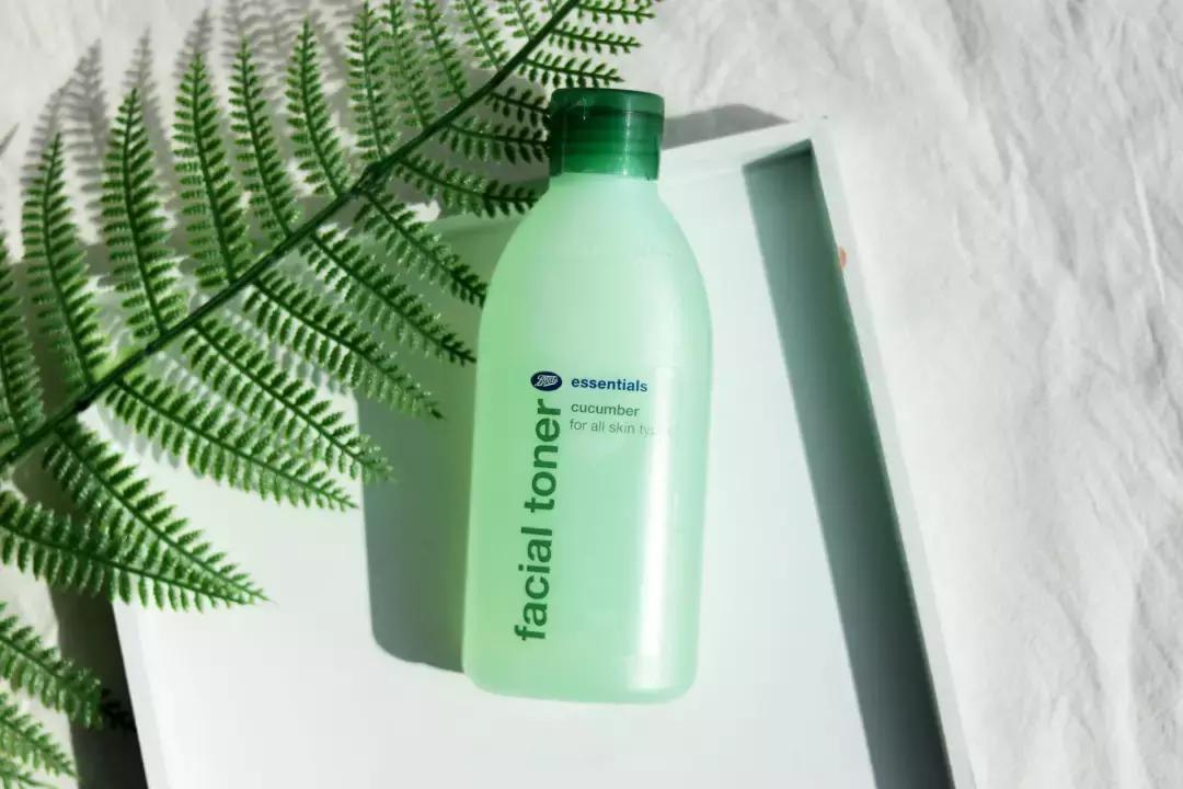 这个牌子跟大宝一样平价，学生*党**的首选！