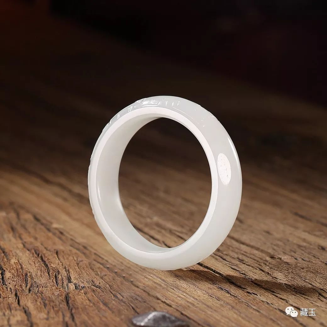 玉镯为什么容易断裂,圆条玉镯容易断