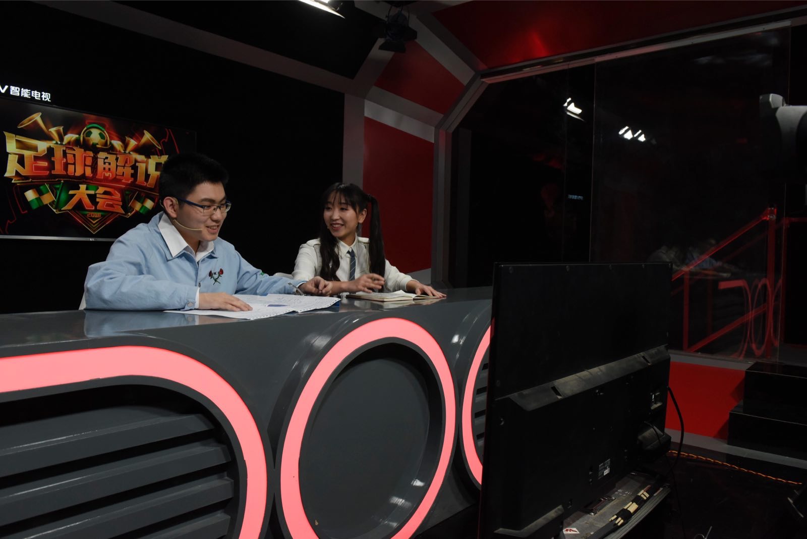 黄健翔董路谈12强,黄健翔韩乔生董路主持的新节目