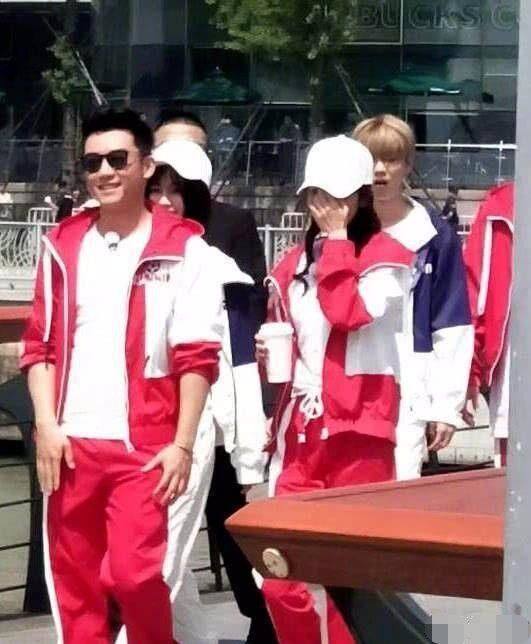 杨幂参加跑男是哪两次,杨幂被路人拍下参加跑男一幕