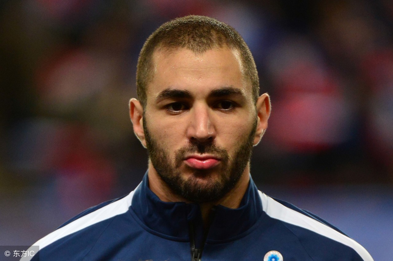 皇马三剑客c罗本泽马贝尔,贝尔本泽马c罗比赛