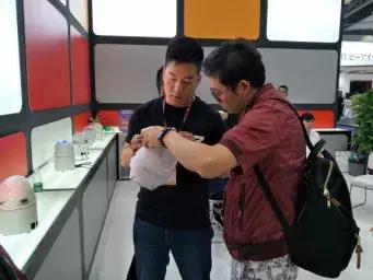 广展娱乐KTV参展商各出奇招多款新品让人目不暇给—阜新声艺视听