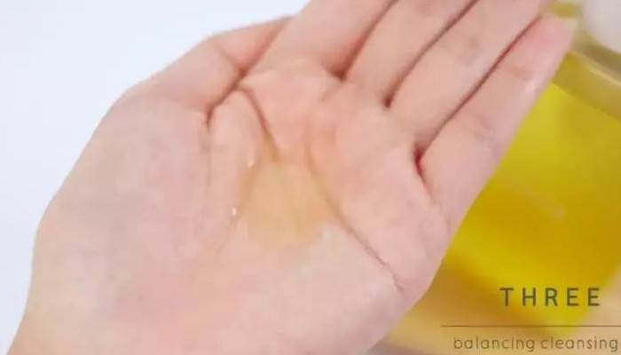 怎样卸妆最干净不伤皮肤,混合性皮肤适合用什么卸妆产品