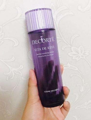 去闭口用神仙水还是极光水,奥尔滨和紫苏水哪个治闭口粉刺好