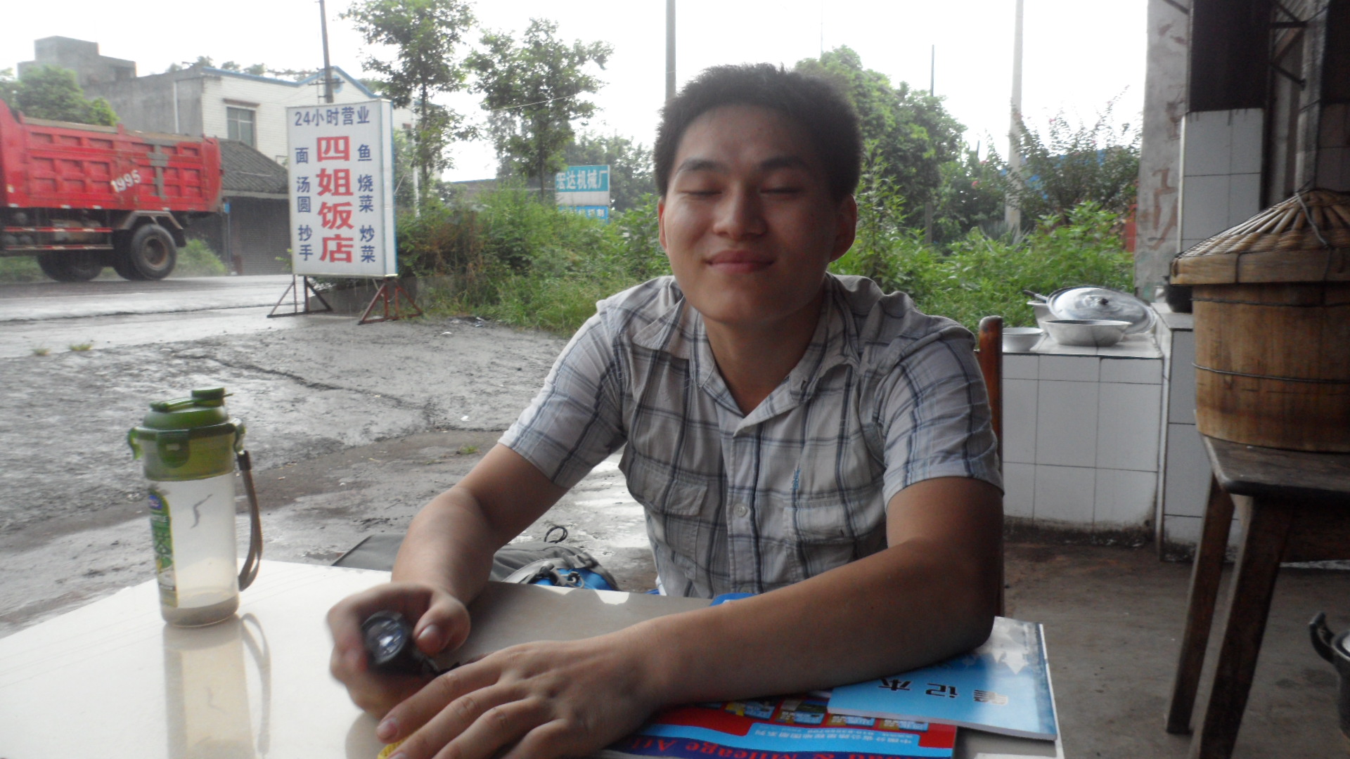 东子和小雨最新视频,东子徒步旅行