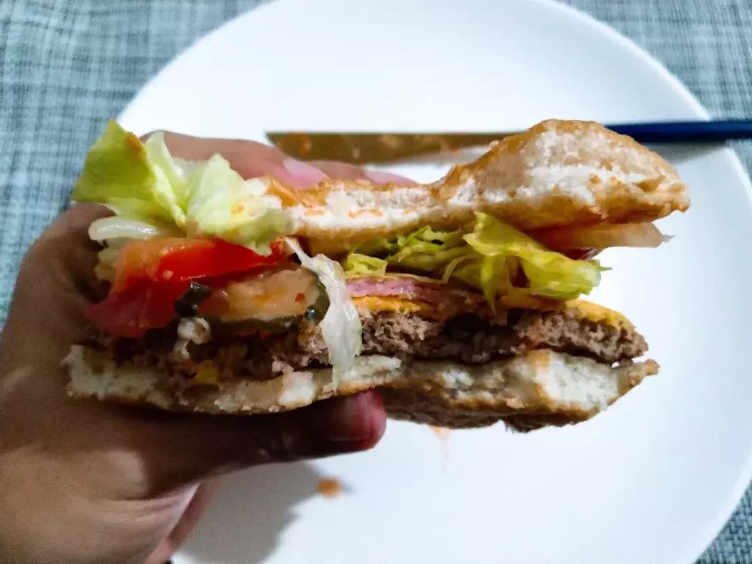 汉堡王有料培根双层芝牛堡测评,汉堡王培根芝士皇堡