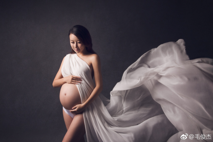 毛俊杰秀身材,毛俊杰身材傲娇美到让人心跳