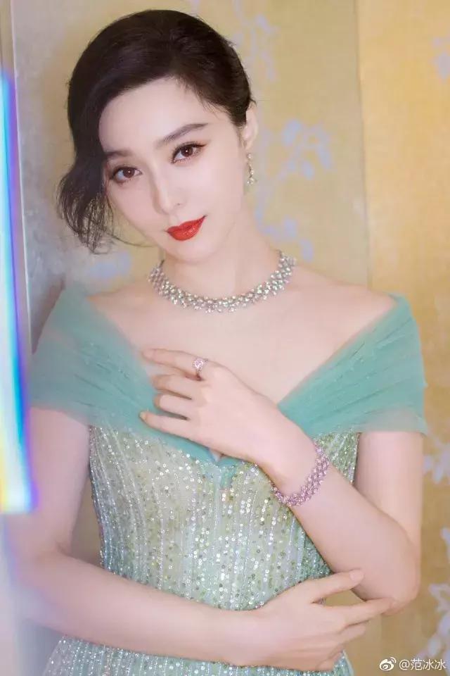 林允万元面霜,林允用11元化妆品