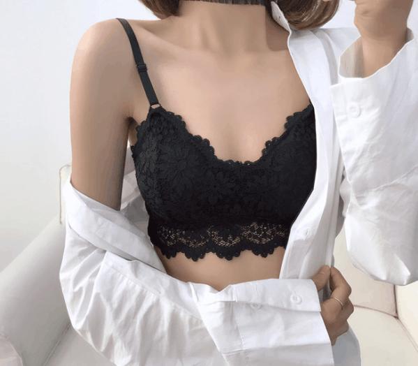 白色宽松t恤有些透怎么穿搭,白色t恤太透了怎么办