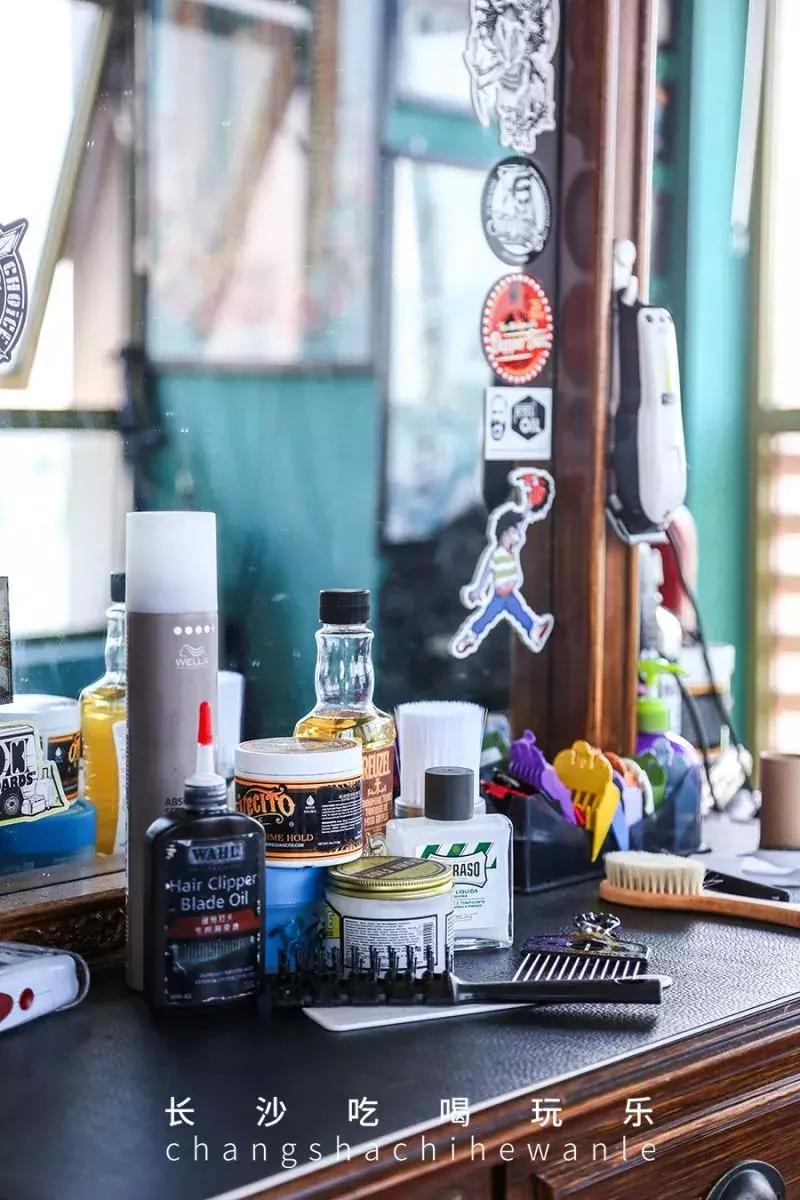 20分钟剪完一个男发算久吗,剪一个男发十五分钟