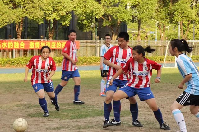 “校长在线”来了，快为闻涛中学男神校长打call~