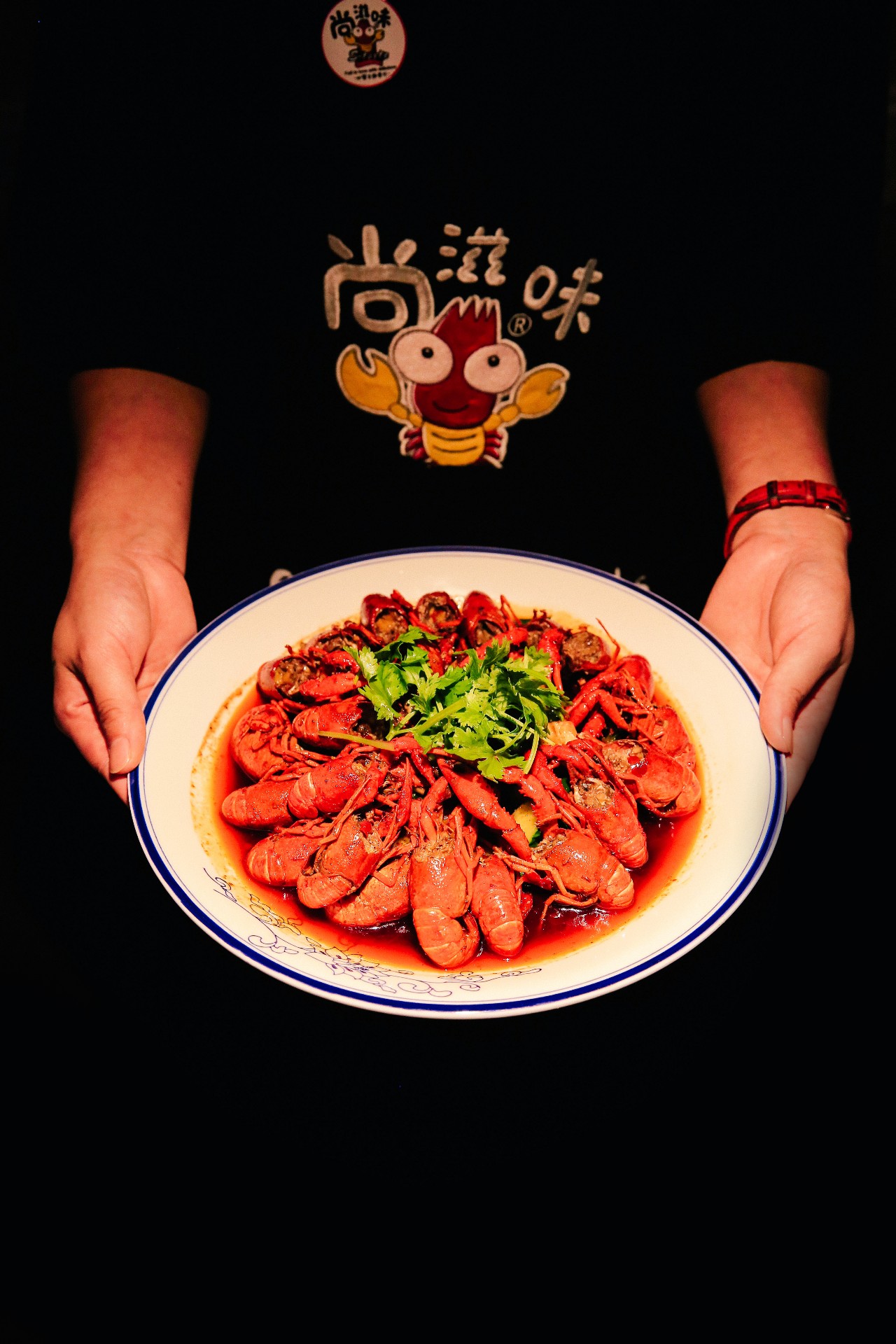 高管放弃高薪，研发出100多道新菜，取材就在店门口的小花园！