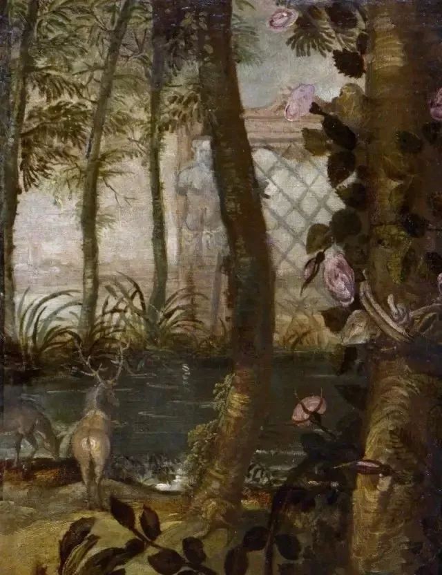 美女出浴，遭两个秃顶老头偷看！