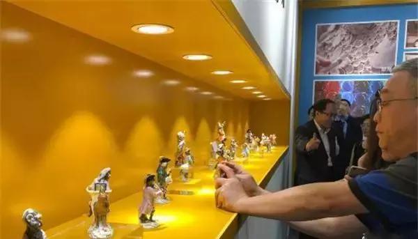 18世纪国王餐桌什么样？这122件瓷器告诉你！