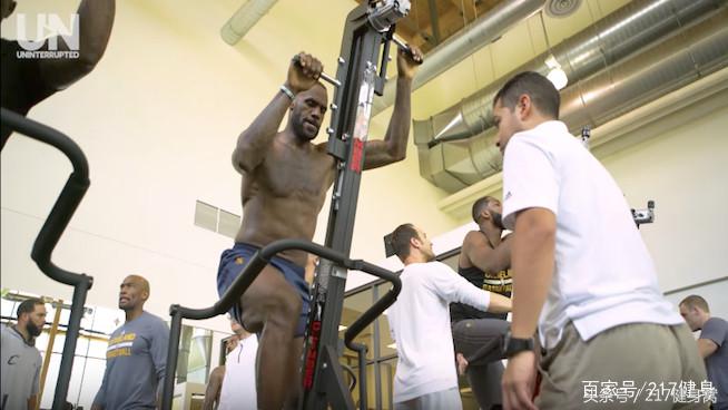 小皇帝勒布朗詹姆斯的爆发力,小皇帝詹姆斯身体素质