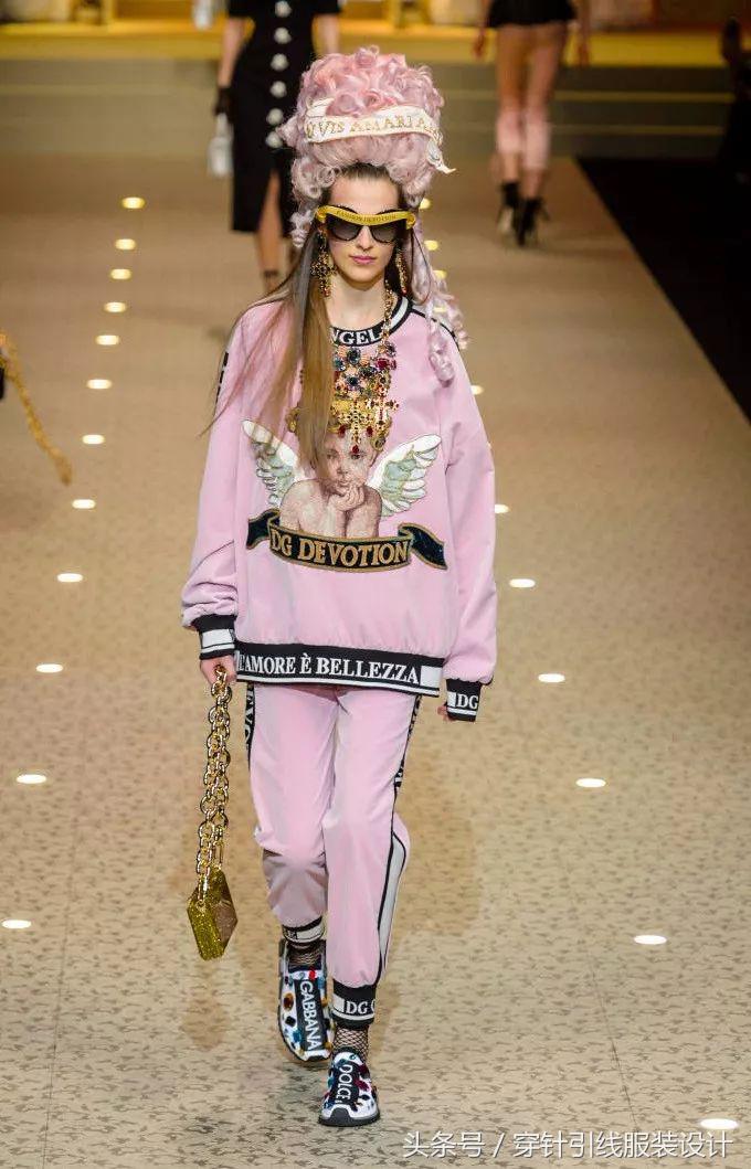 流行跑步运动套装,洋气时尚潮流设计师款运动套装