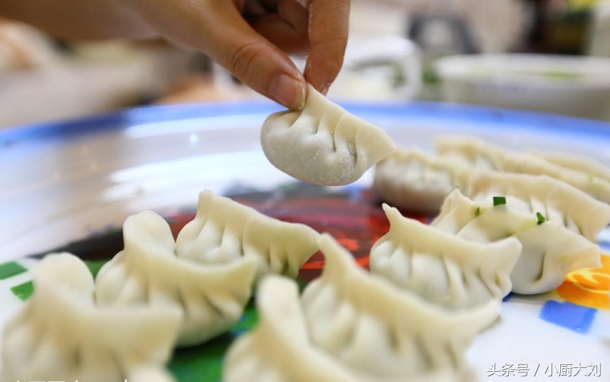 现包饺子怎么下饺子不烂,包饺子菜水怎么解决
