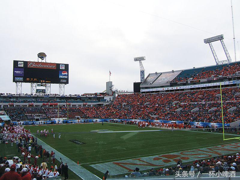 在美国橄榄球赚钱还是篮球赚钱,在橄榄球运动中能学到什么