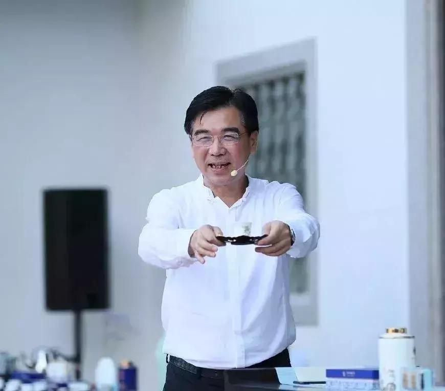 鍗庣ゥ鑻戜笁搴︽垚涓哄浗绀煎摢涓夊害,鍗庣ゥ鑻戝浗瀹捐尪涓夊害鎴愪负鍥界ぜ