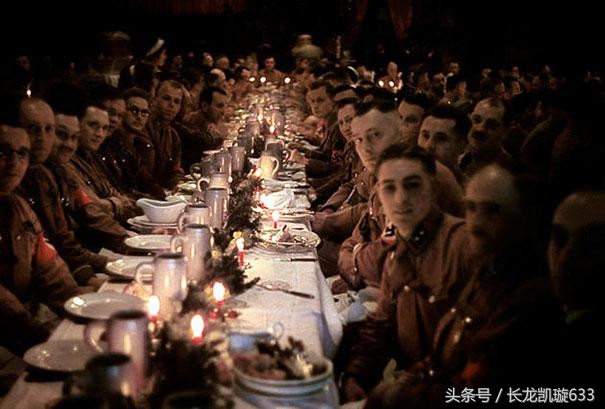 30张令人印象深刻的历史老照片,历史照片回顾模板