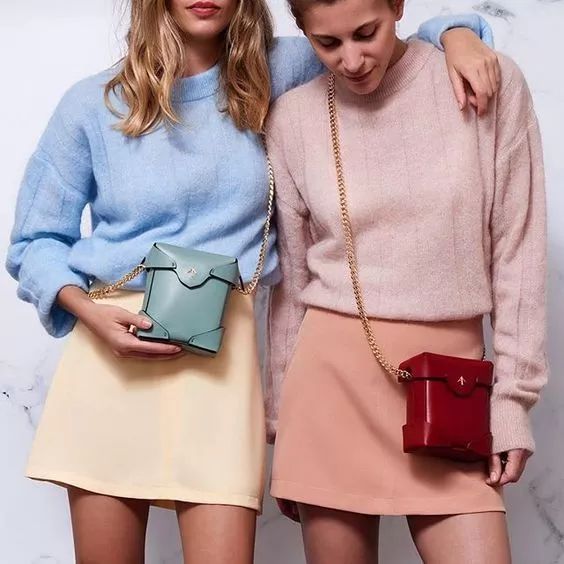 流行什么款式的包包又实用,今年流行大包包还是小包包