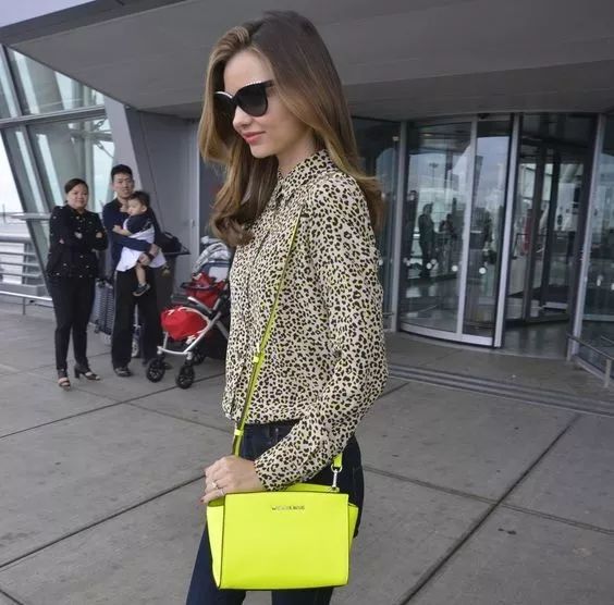 流行什么款式的包包又实用,今年流行大包包还是小包包