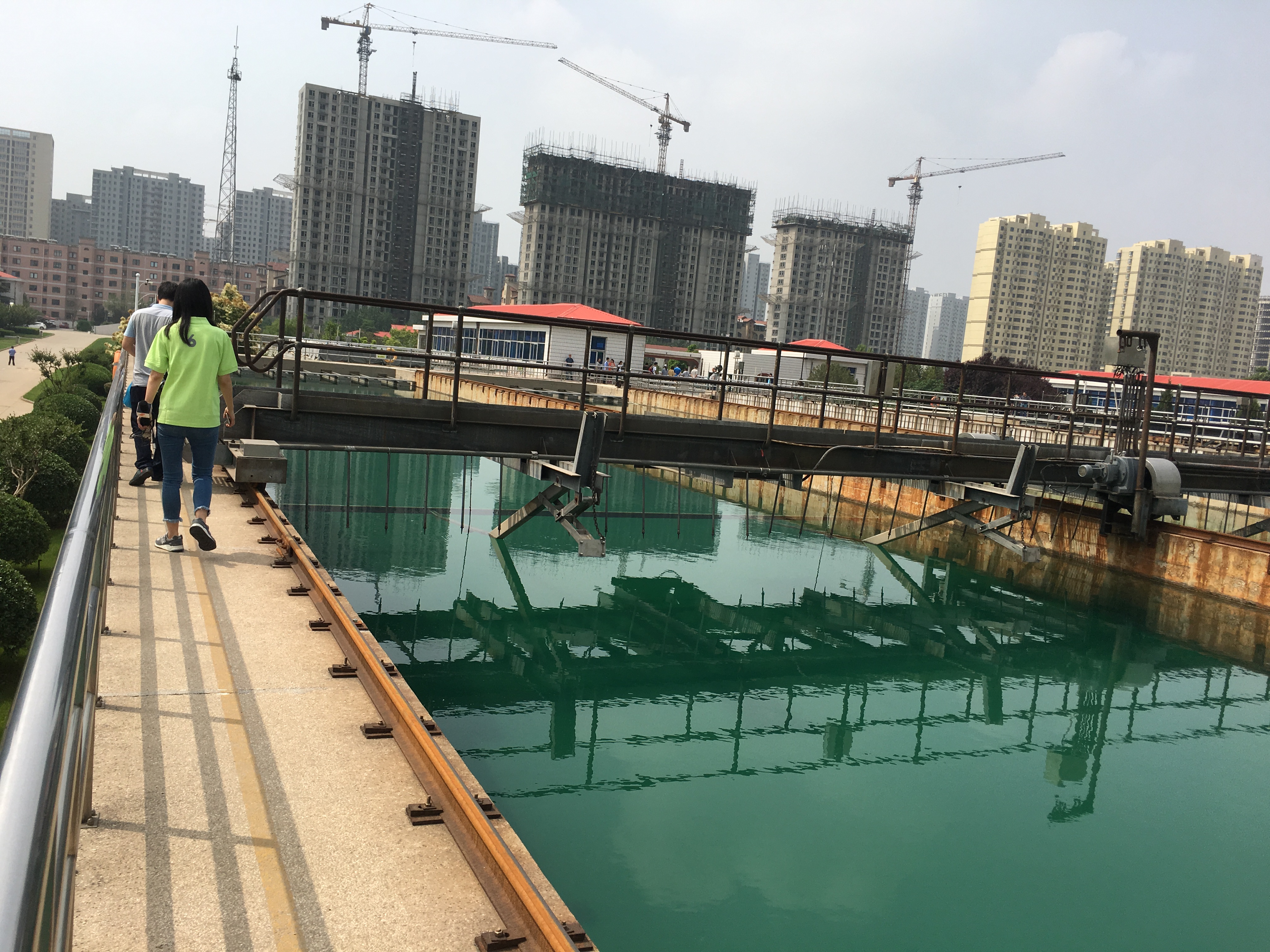 参观自来水厂净化水过程,参观自来水厂感受水之不易