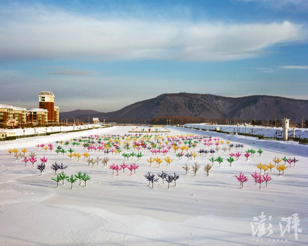 看展览｜大画幅下的北地凛冬：一点点不自然，以及留下的想象