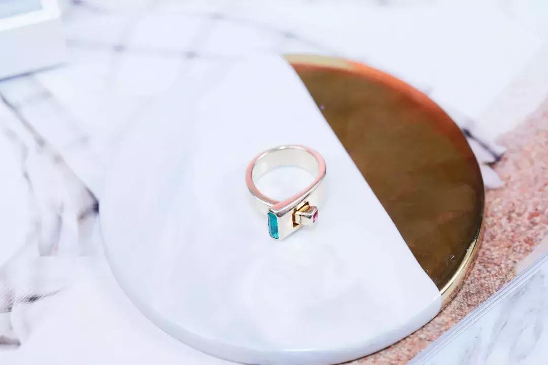 戒指推荐小众手控,粗短的手型适合的戒指