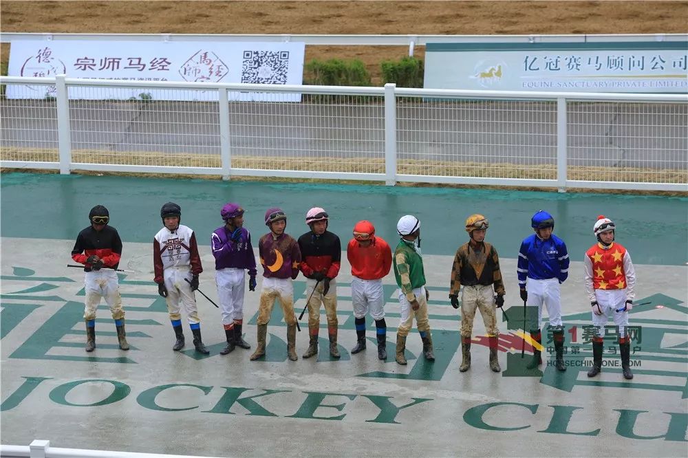 「现场」玉龙今日开锣赛，各路诸侯鏖战百万奖金！马主李勇夺最高奖金，“吉祥如意”马主王福军首战载誉归——1赛马网