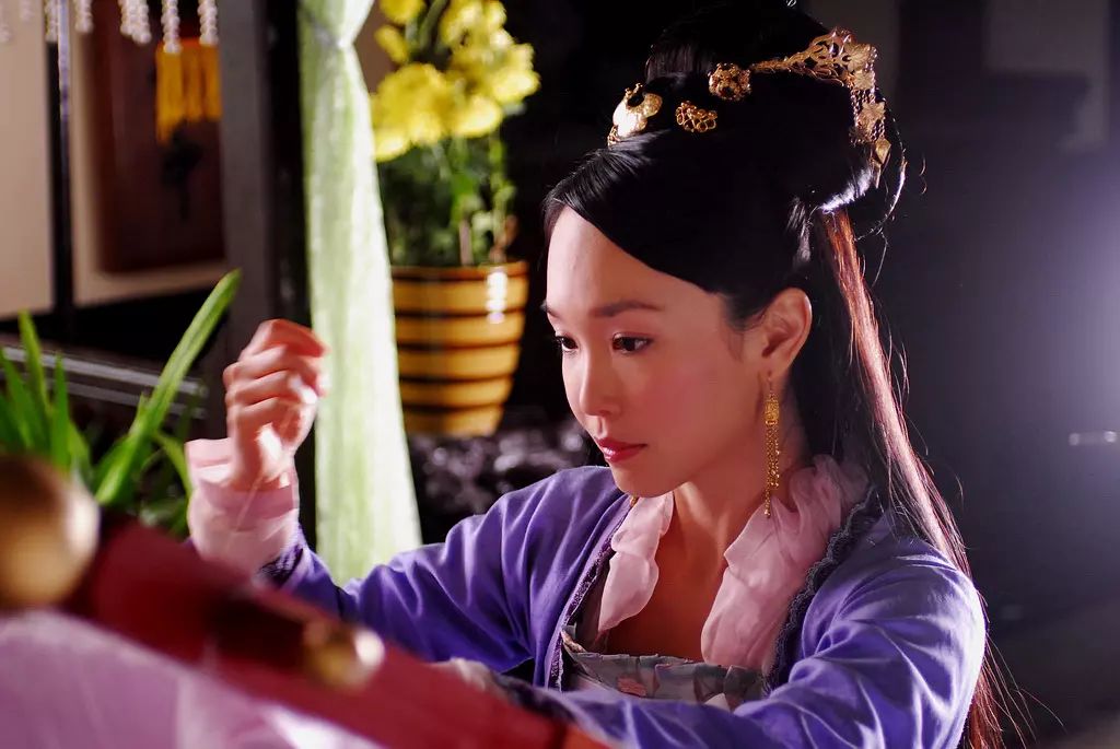 王祖贤聂小倩爱情故事,聊斋王祖贤的女人