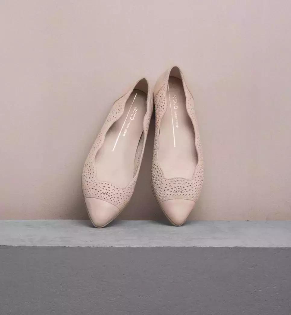 get王妃同款look算什么，我们直接get皇室同款婚礼！