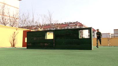 400米军事障碍教程,陆军400米障碍通过技巧