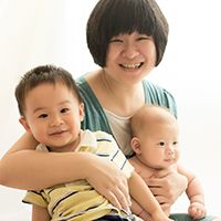 小孩皮肤磨红了擦什么,宝宝皮肤破了可以抹碘伏吗