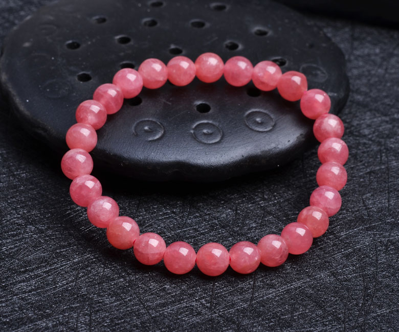 红纹石和什么搭配更招桃花,红纹石旺桃花案例