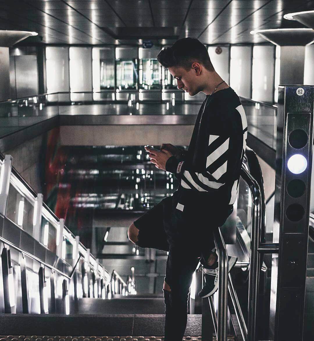 logo衣服好看吗,衣服logo显眼还是不显眼