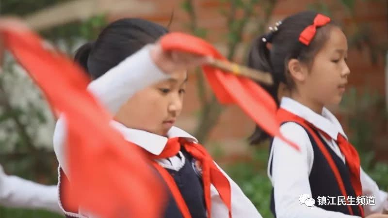 足球、腰鼓等30几个校级社团！这所学校的孩子，长大一定是全才吧
