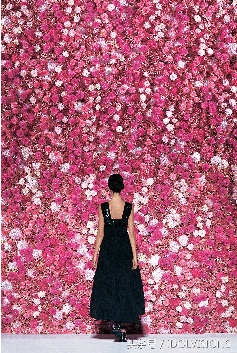 《Dries》：“他的秀不仅是在看衣服，更是寻找一种生活方式”