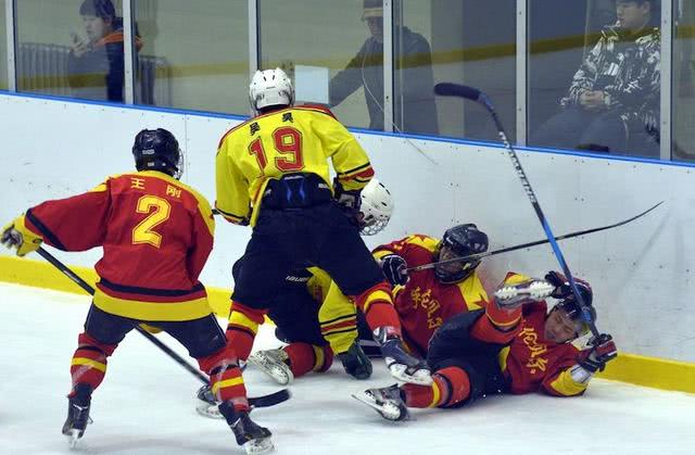 冰球规则允许打架,冬奥冰球是允许打架的吗