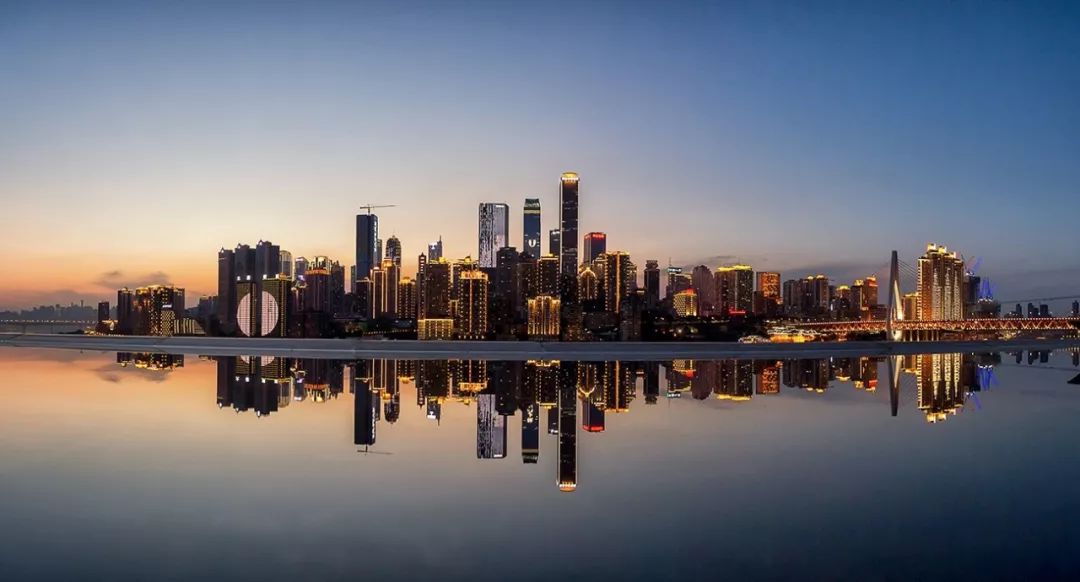 重庆夜景真的比香港好看吗,重庆夜景为什么比香港还繁华
